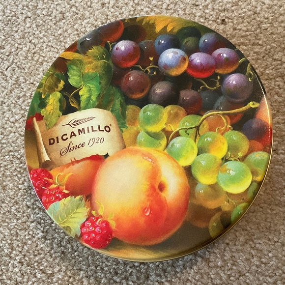 Di camillo, since 1920, empty tin with holiday season plus festive 🍇 fruit - Picture 2 of 6